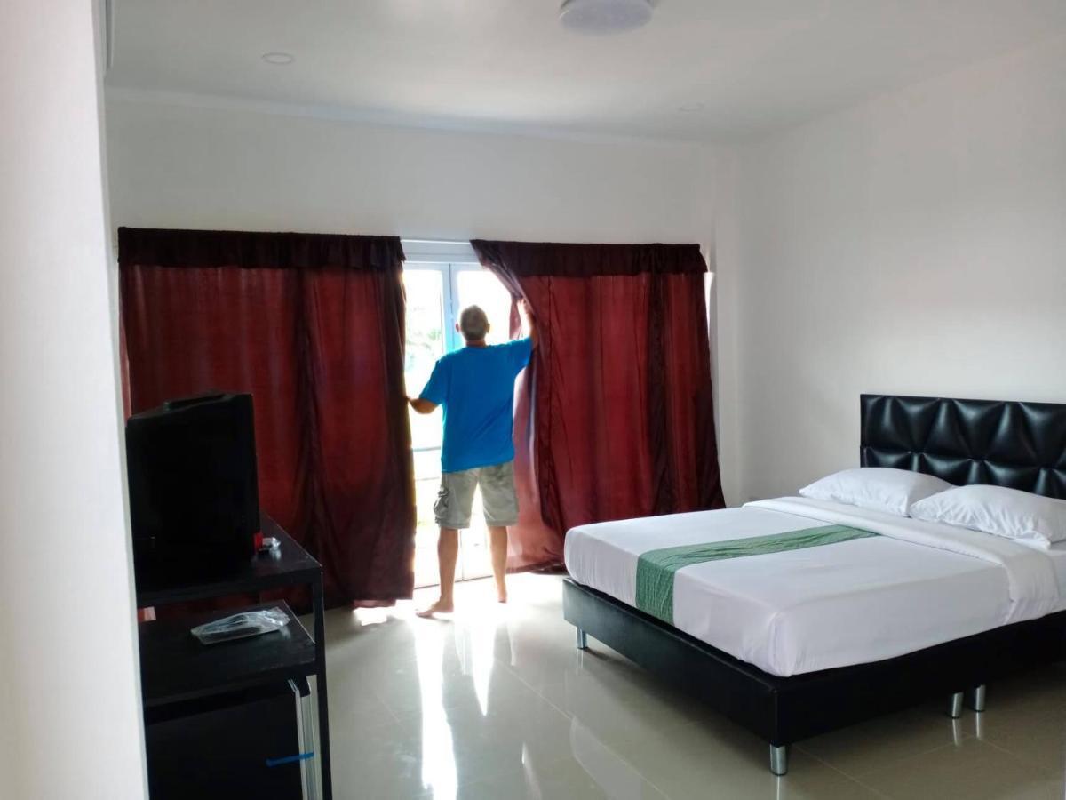 Tom'S House Hotel Khura Buri Buitenkant foto